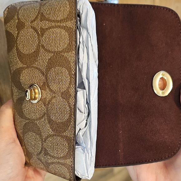 Coach Brown Signature Sunglass Case - Picture 2 of 6